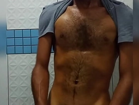 Fazer o que quando o tesão bate e não tem em quem aliviar?