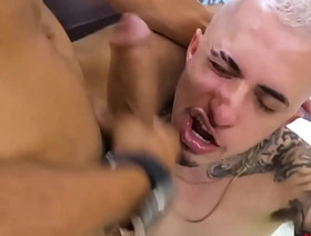 Hétero mamando no sigilo